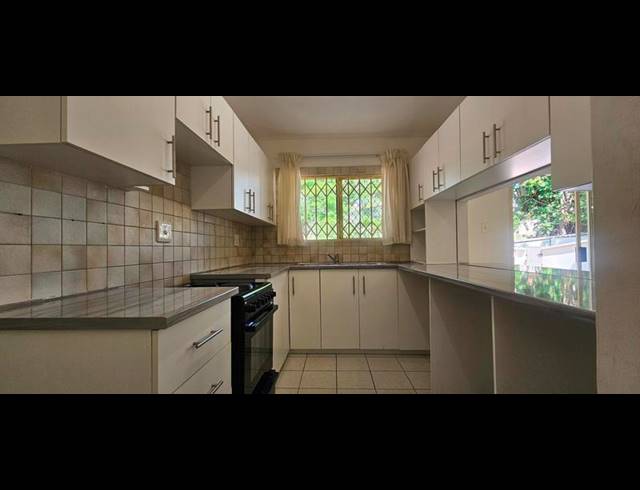3 BEDROOM SIMPLEX FOR SALE IN ESSENWOOD